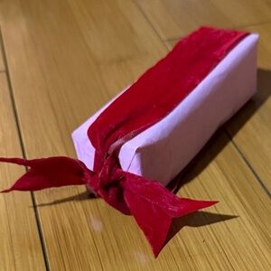 b pure Glow Up Smoothing Serum with Strawberry extract